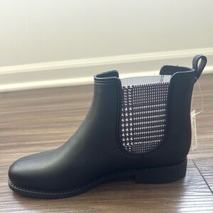 Henry Ferrera Black Ankle Boots with Elastic Panel Marsala Houndstooth Style